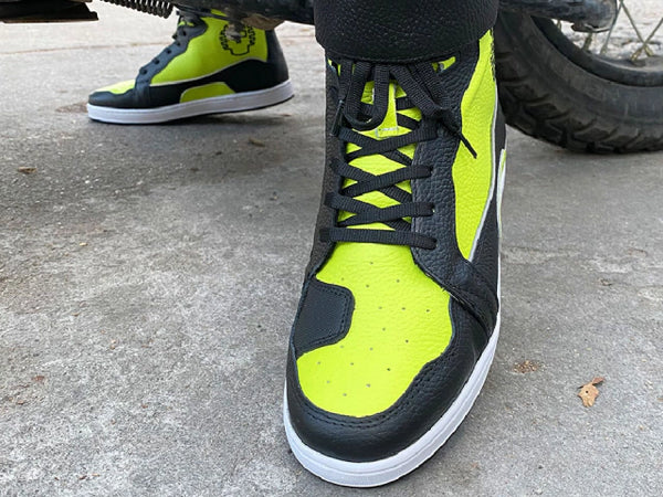 Tenis para moto Carmichael de piel unisex con protecciones Atacama Verde Fosfo