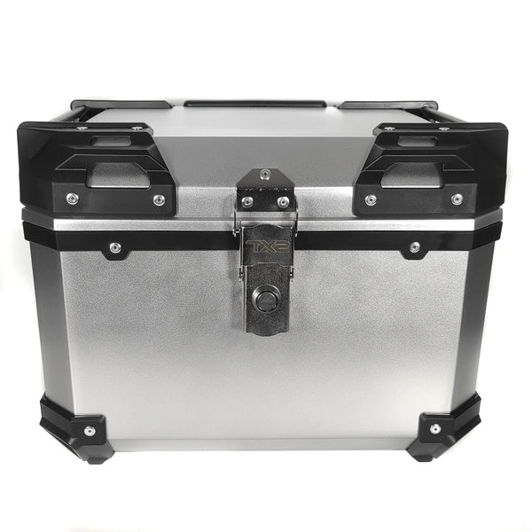 Cajuela TECHX2 SG-530 Cuadrada Plata Negro Plastico con respaldo 45 L y seguridad antirobo