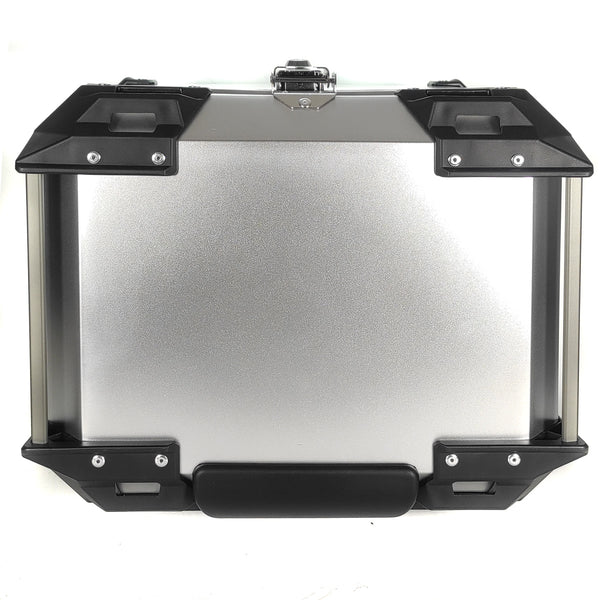 Cajuela TECHX2 SG-530 Cuadrada Plata Negro Plastico con respaldo 45 L y seguridad antirobo