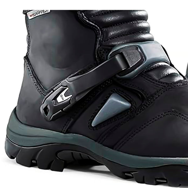 Botas Forma Adventure Low Negro