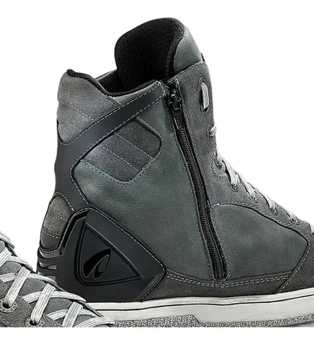 BOTAS FORMA HYPER DRY GRIS BLANCO
